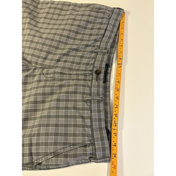 TOMMY HILFIGER Men's Gray Plaid Flat Front Chino Bermuda Shorts Size 40 - Picture 4 of 12